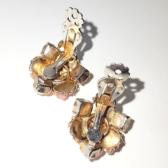 CARVED CELLULOID ROSES EARRINGS - VINTAGE FAUX CORAL CLIP-ON - Picture 4 of 8